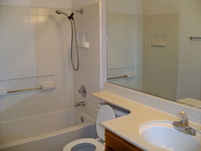 Building Photo - 501 Ramsey Dr