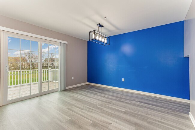 Building Photo - Welcome to this charming 3 bedroom, 2.5 ba...