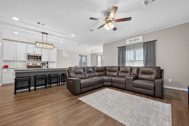 Building Photo - 30301 Kingston Heath Dr