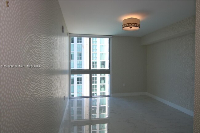 Building Photo - 300 Sunny Isles Blvd