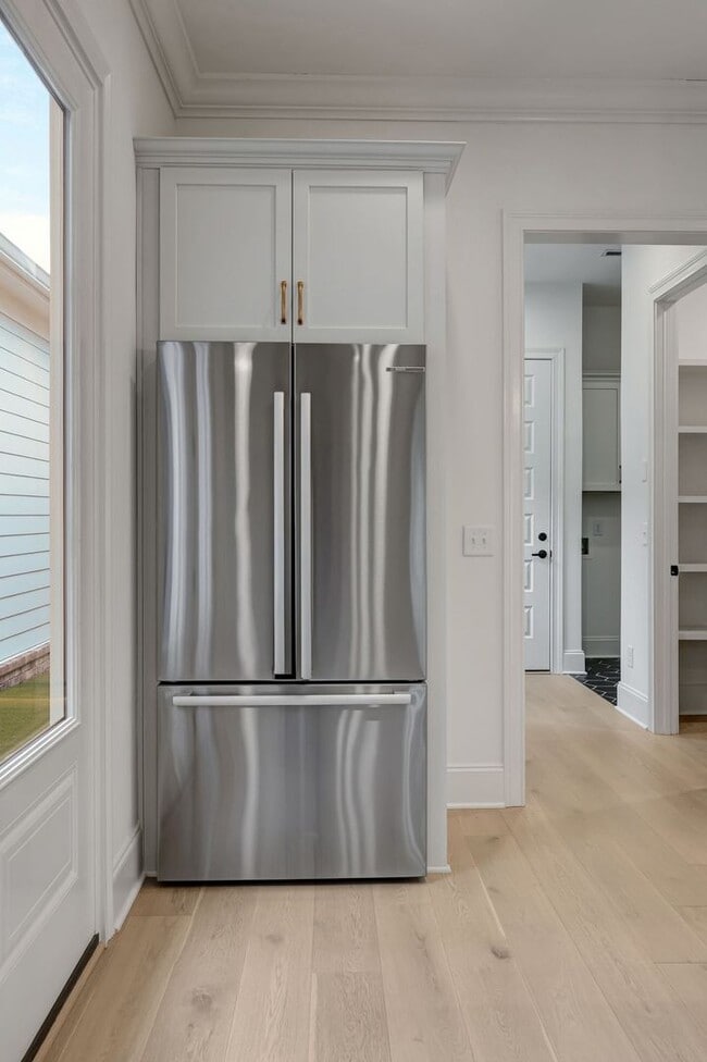Building Photo - Luxurious Low-Maintenance Living in Westha...