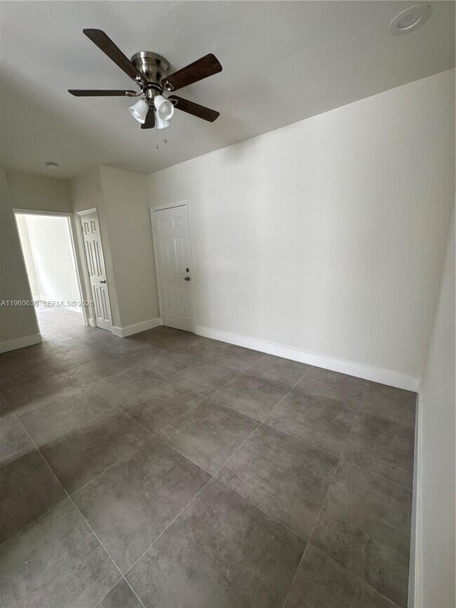 Building Photo - 1965 Calais Dr