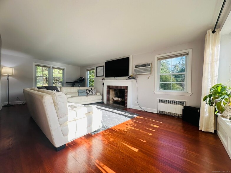 Building Photo - 37 Weed St