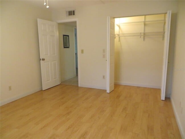 Building Photo - 2750 E Bay Dr