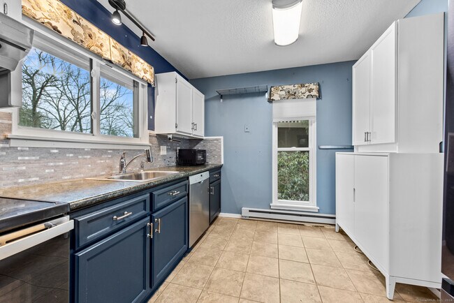 Building Photo - 50 Mallard Dr