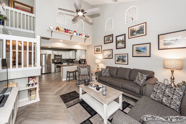 Building Photo - 7988 Shadow Oak Dr