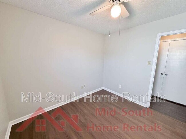 Building Photo - 7328 Hillshire Dr