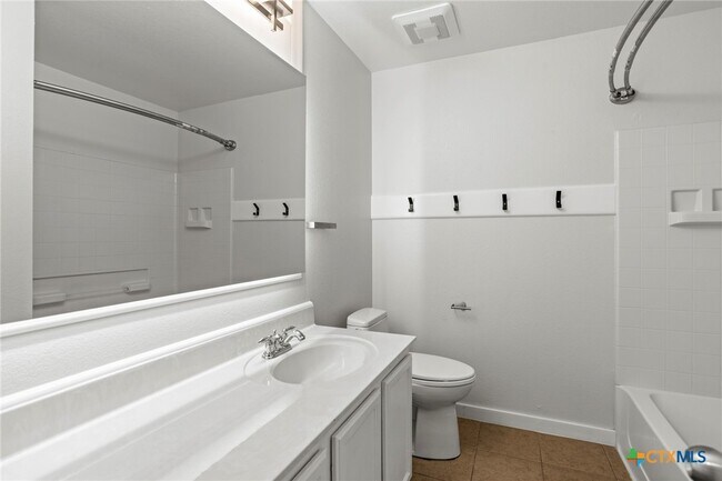 Building Photo - 5621 Bedrock Dr