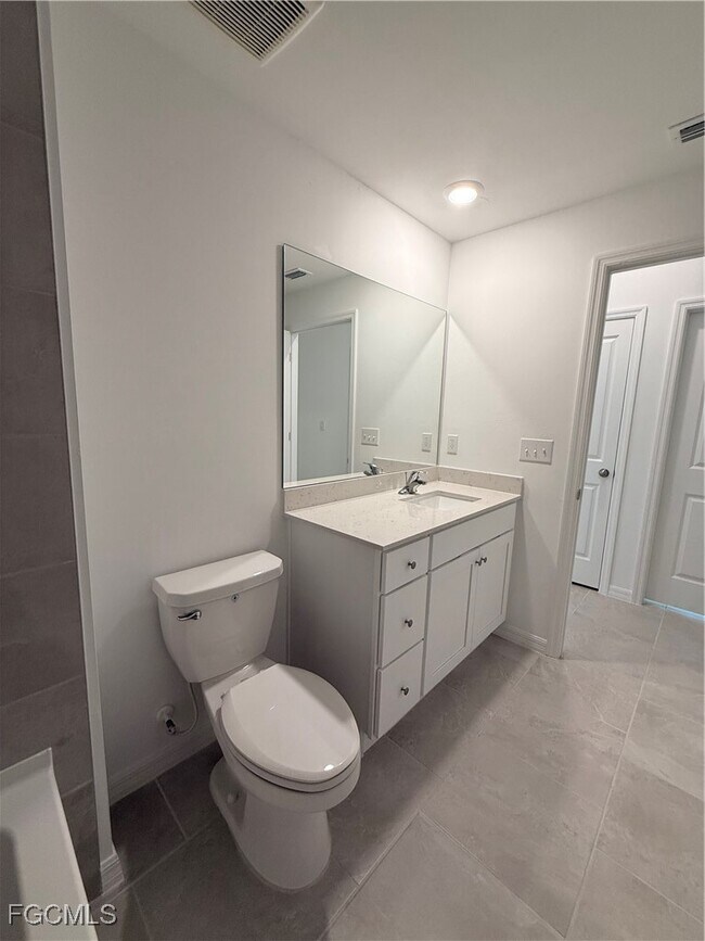 Building Photo - 3850 Treasure Oak Wy