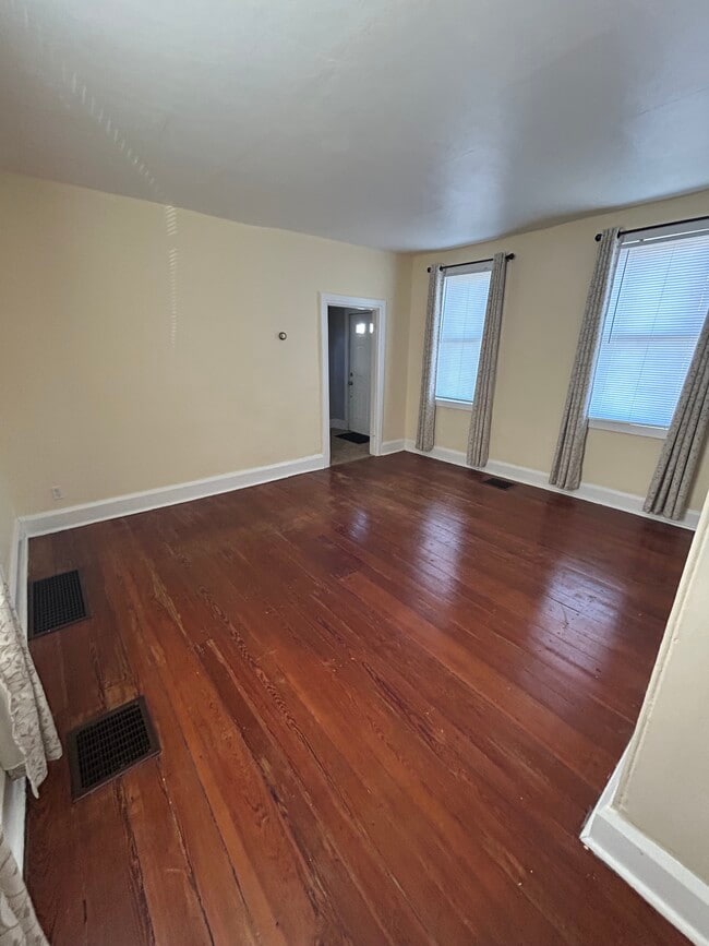 Building Photo - 1284 S Bay Rd