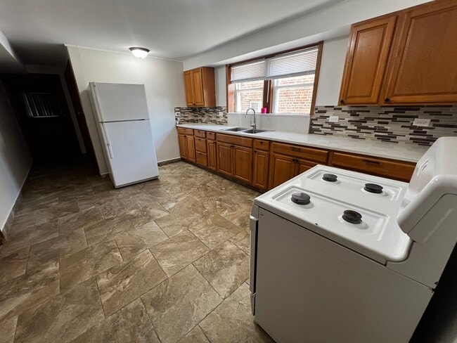 Building Photo - 1824 S 55th Ct