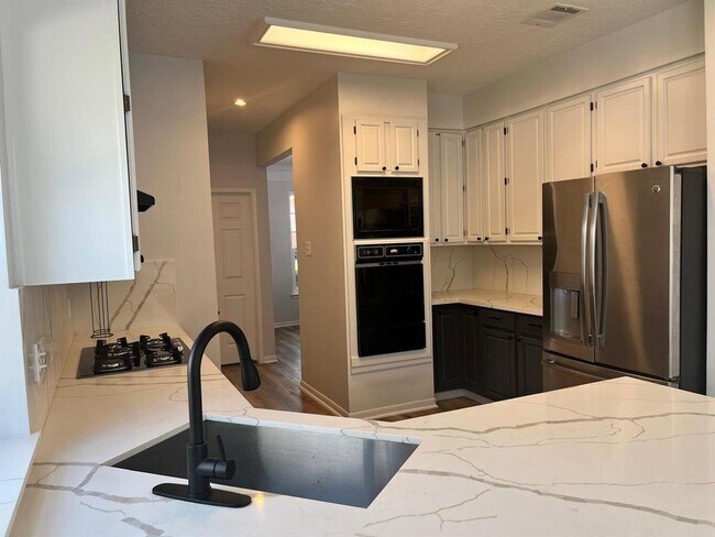 Building Photo - 14111 Torrey Vista Dr