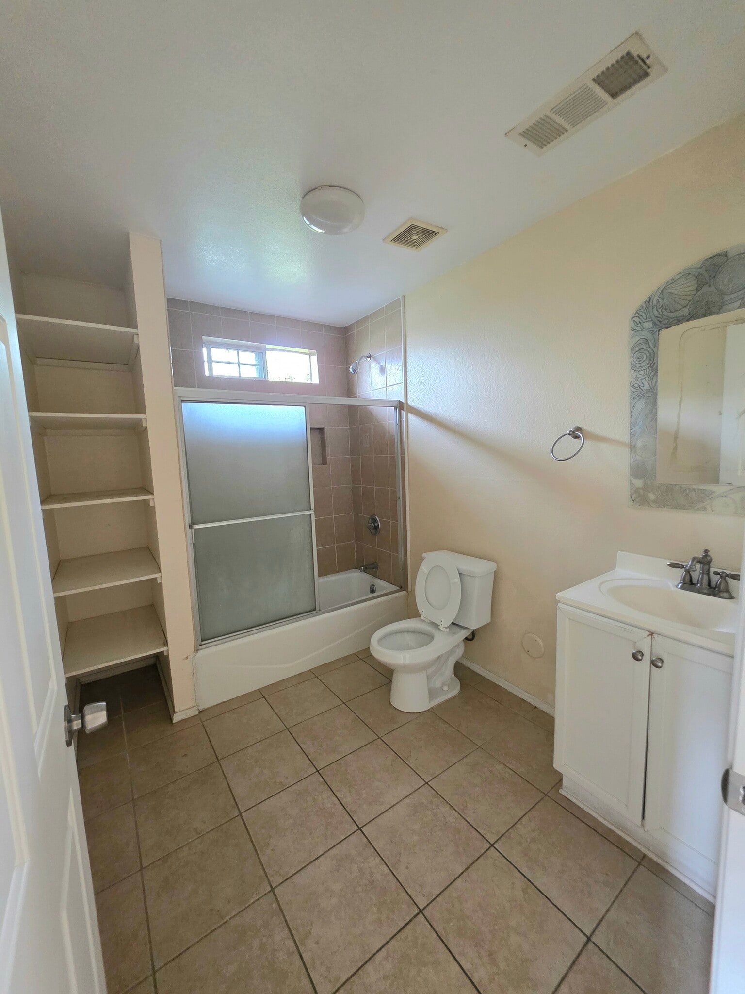 Building Photo - 209 E 119th St