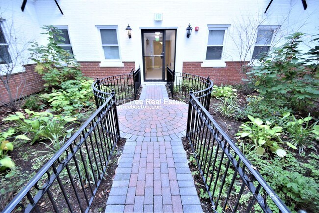 Building Photo - 3 Chauncy St