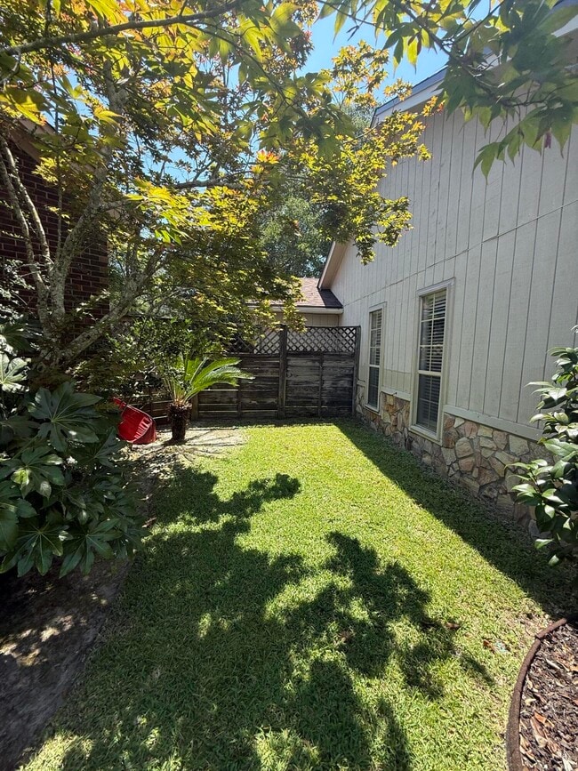 Building Photo - 1305 Ariel Ct