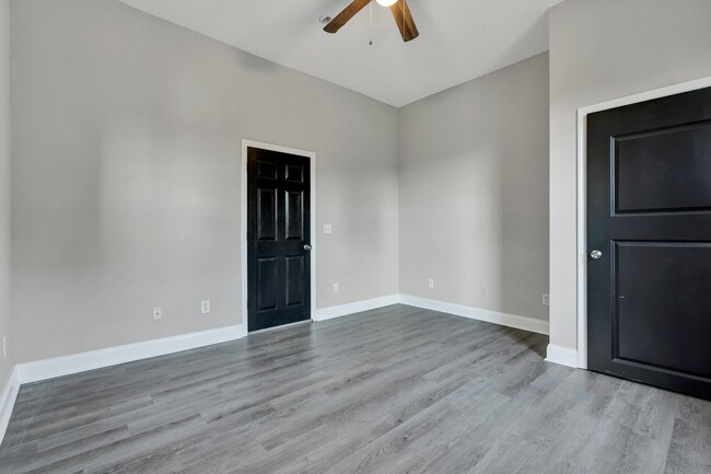 Building Photo - 4405 Grand Ave