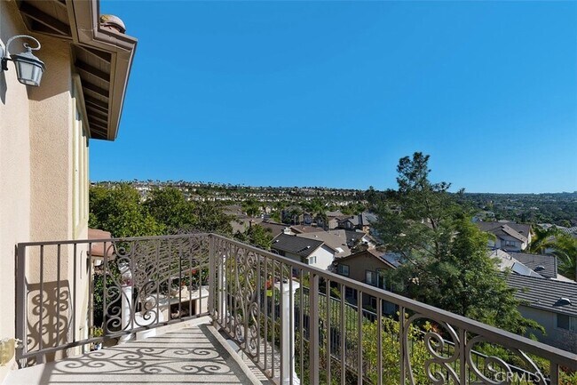 Building Photo - 27683 Manor Hill Rd