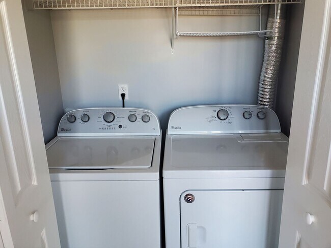 Building Photo - Maryville 37804 - 3 bedroom, 2 bedroom home - Call Karen Robertson (865) 454-7626