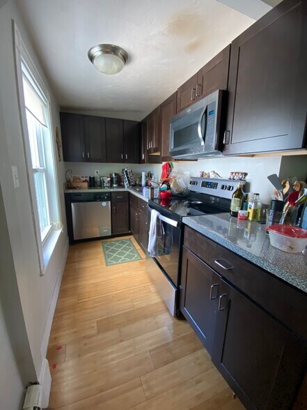 Building Photo - 56 Winship St