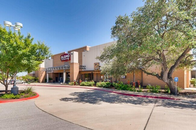 Building Photo - 11400 Archstone Dr
