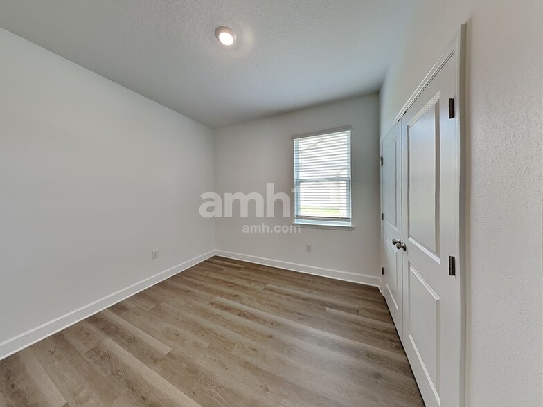 Building Photo - 3007 19th Ave W