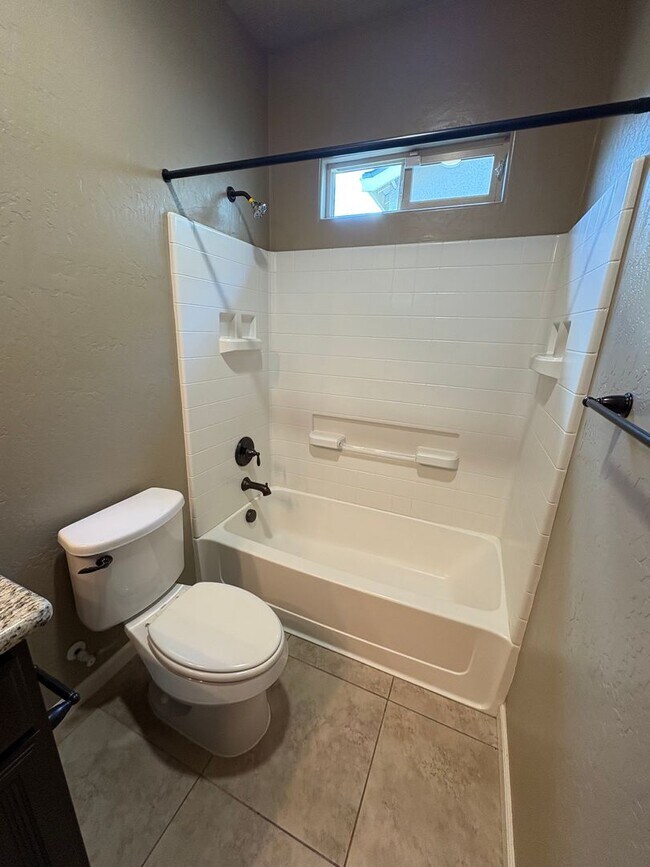 Building Photo - SE Visalia home coming soon!