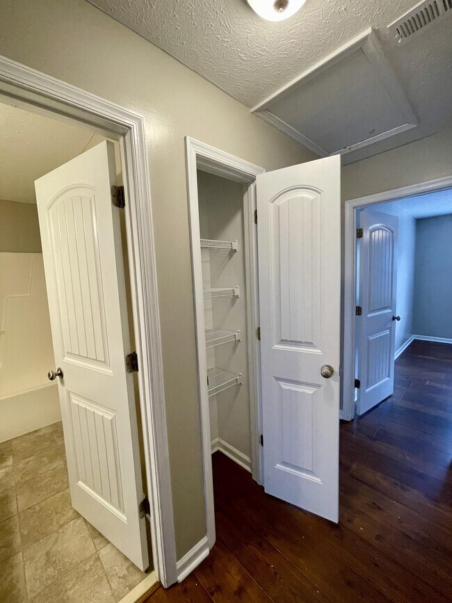 Building Photo - 211 Portico Street