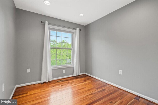 Building Photo - 6562 Sand Wedge Ct