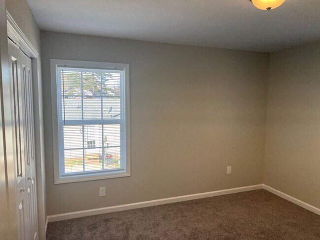 Building Photo - 505 E Mills Dr