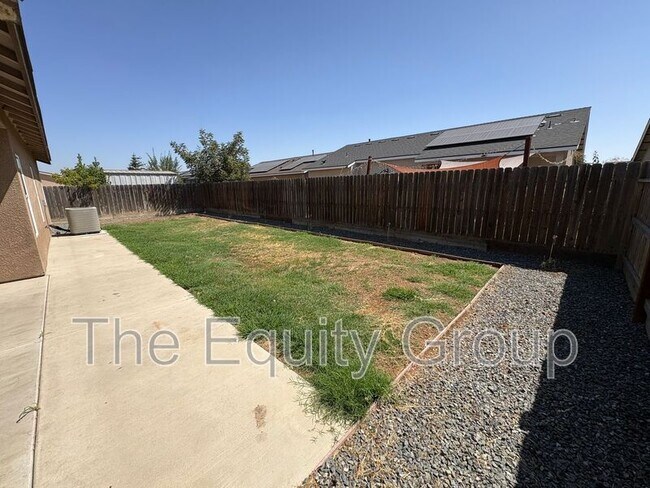 Building Photo - 30910 Jackrabbit St