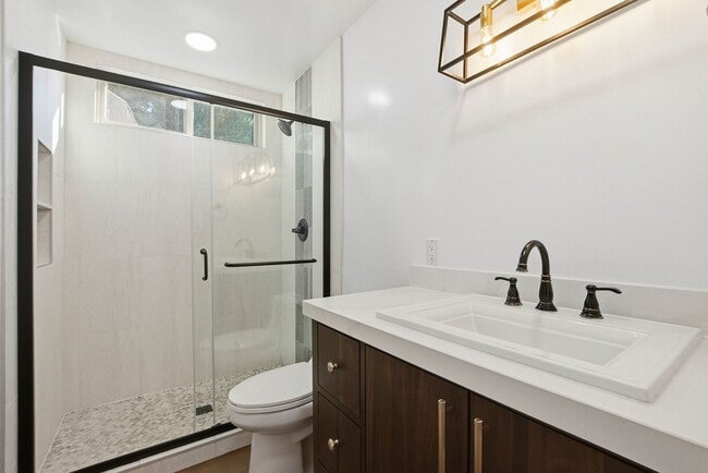 Building Photo - Fully Renovated Home in University City!