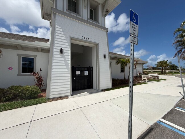 Building Photo - Spacious Home in Crystal Bay offering 4 bedrooms with upgrades throughout