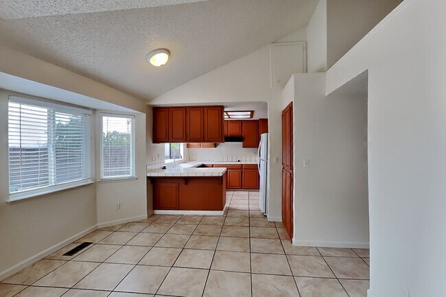 Building Photo - 1091 Discovery Way