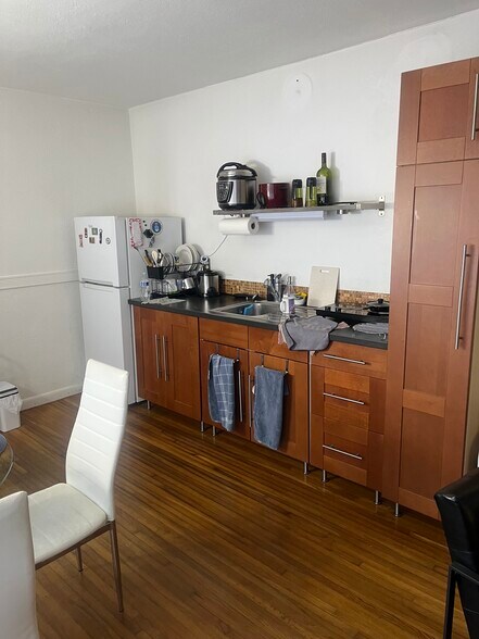 Building Photo - 2015 SW 85th Ave