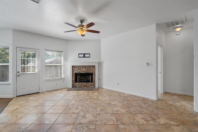 Building Photo - 204 Mallard Cove