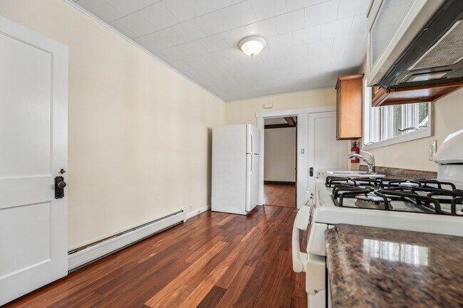 Building Photo - 21 Broughton Ave