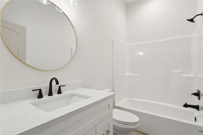 Building Photo - 2120 Robin St