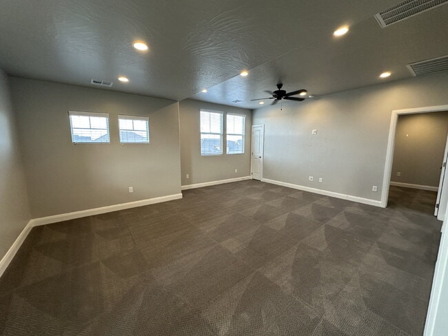 Building Photo - 3292 E 2890 S