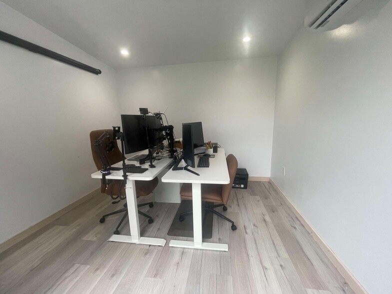 Studio 2 - 240 2nd Rd