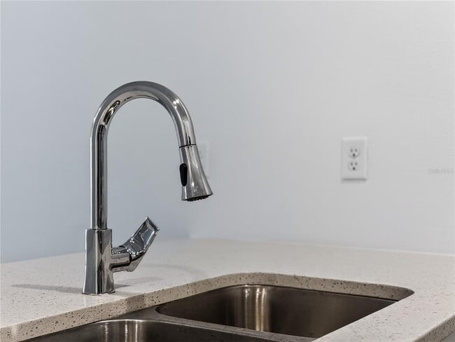 Building Photo - 367 Famagusta Dr