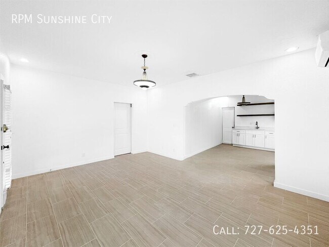 Building Photo - 701 S 26th St