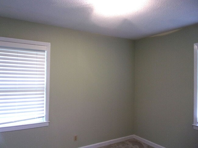 Building Photo - Brick Ranch Home on Large Lot