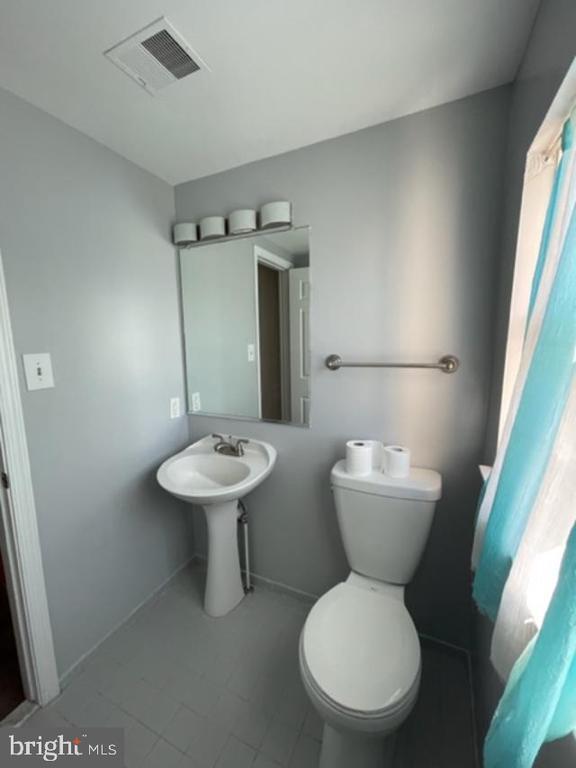 Building Photo - 216 Pinecove Ave