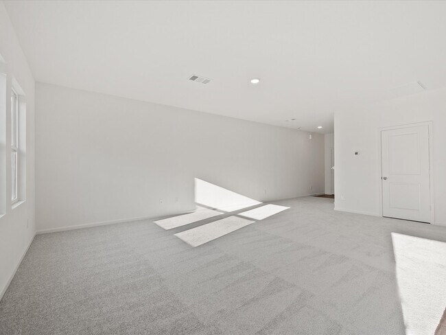 Building Photo - 608 Craven St