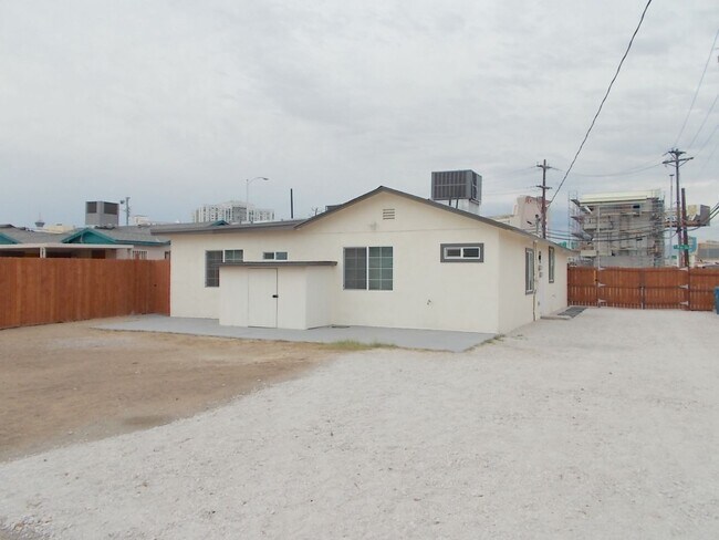 Building Photo - 532 N 9th St