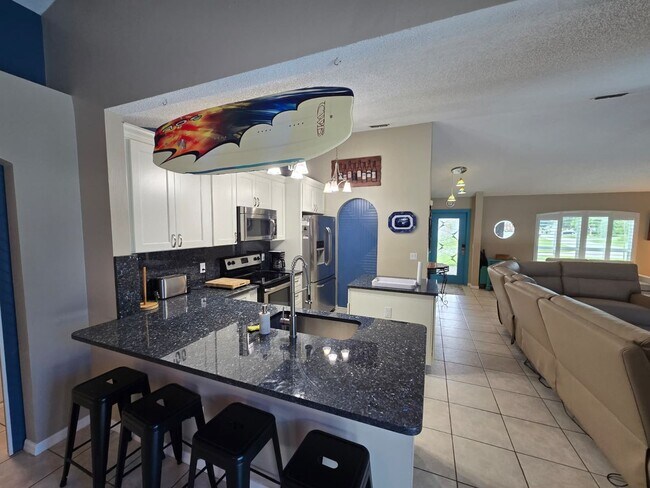 Building Photo - Port St. Lucie Single-Family home with Fenced Yard and Pool! FULLY FURNISHED!