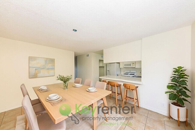 Building Photo - Exclusive Newport Terrace Condos - Trails to the Beach!