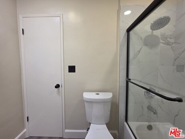 Building Photo - 2228 20th St