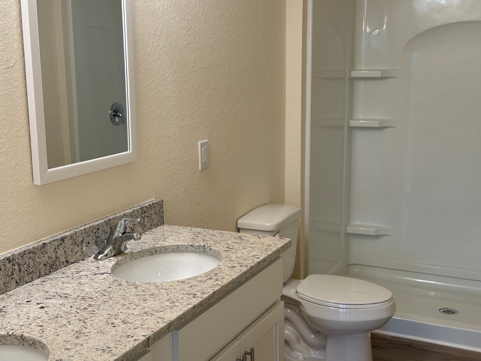 Building Photo - 9006 Meadow Cir