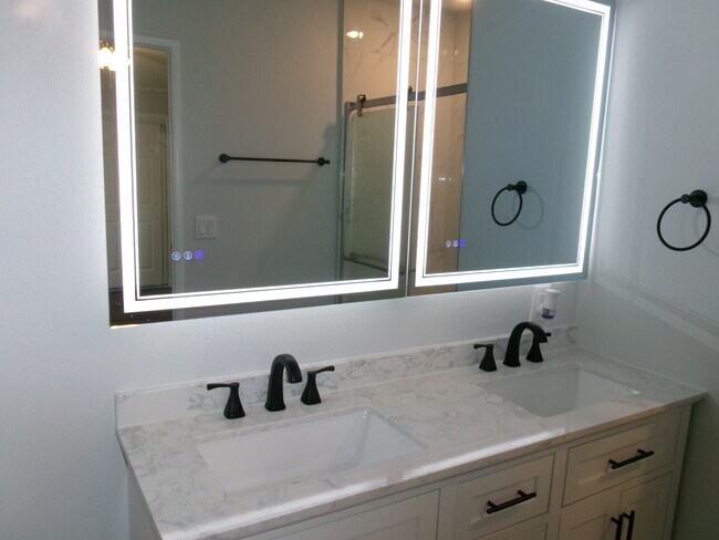 Building Photo - 4 Gentle Ben Path